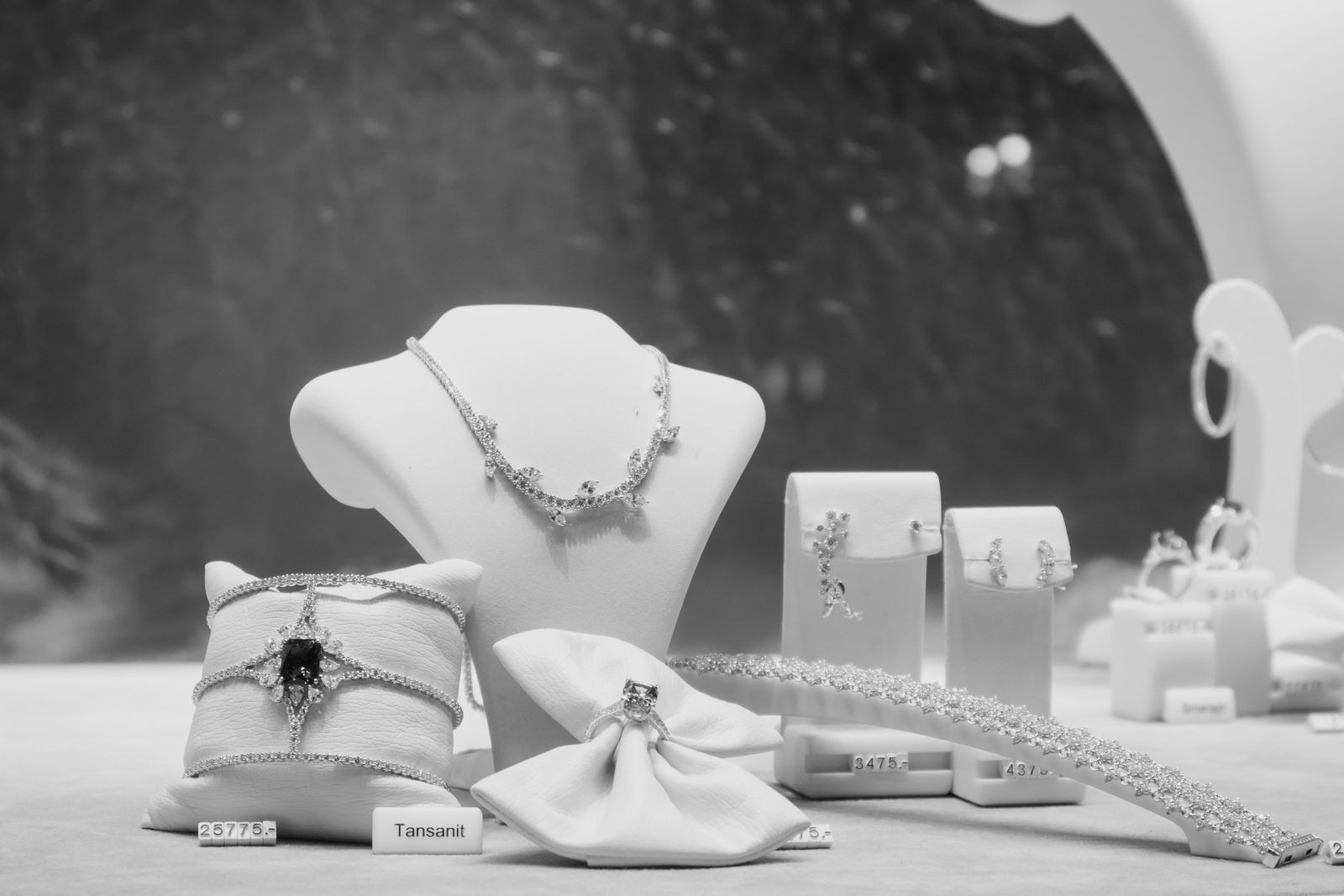 Best jewelry and boutique retail software for small shop owners